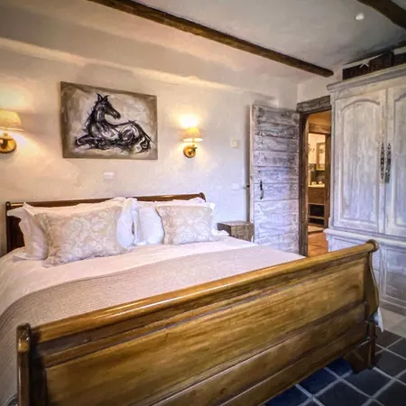 New Chalet Near Ski Slopes Panoramic View